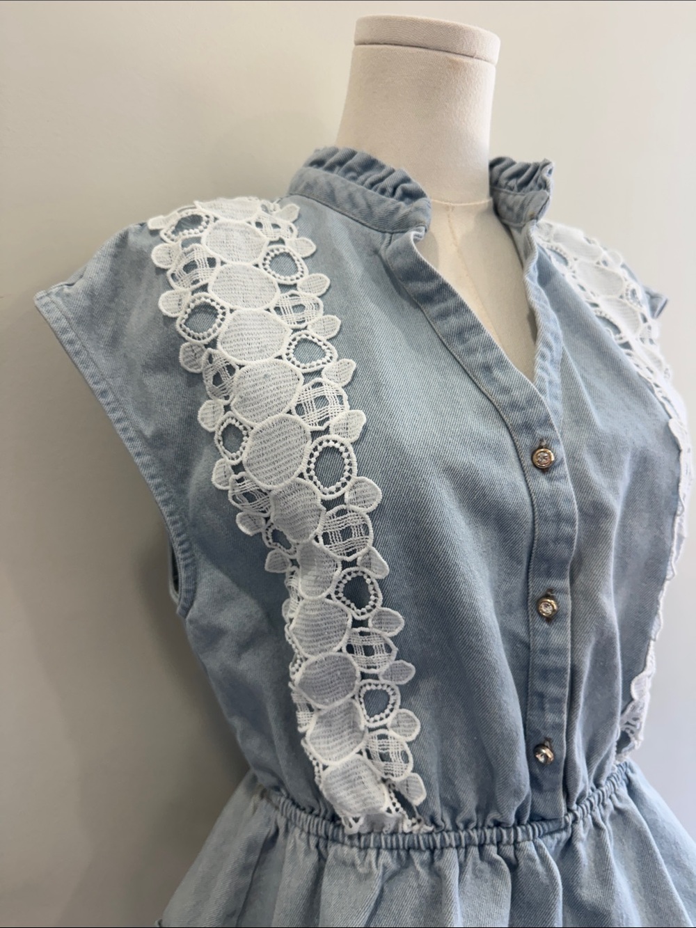 Alice Blue Denim Lace Peplum Top – Size Medium - Picture 8 of 10